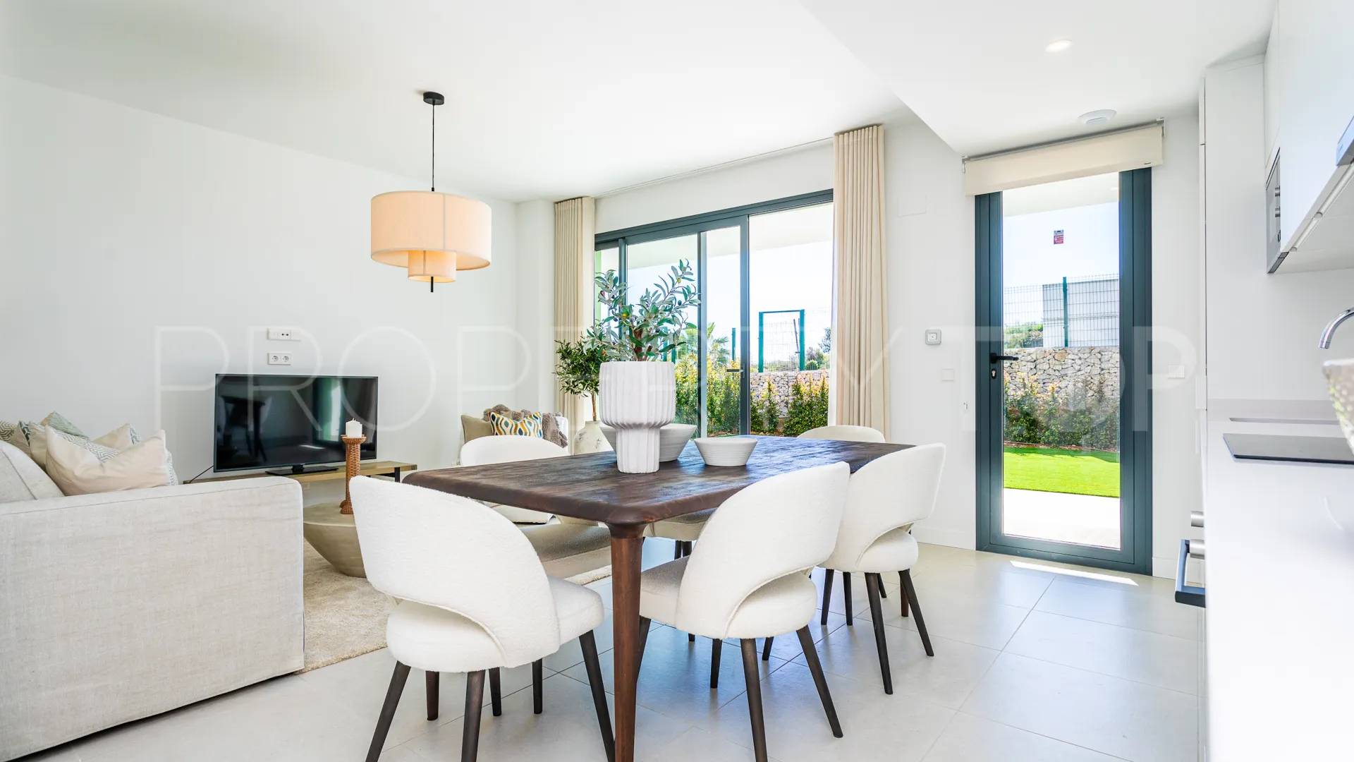 Ground floor apartment with 3 bedrooms for sale in Calanova Golf