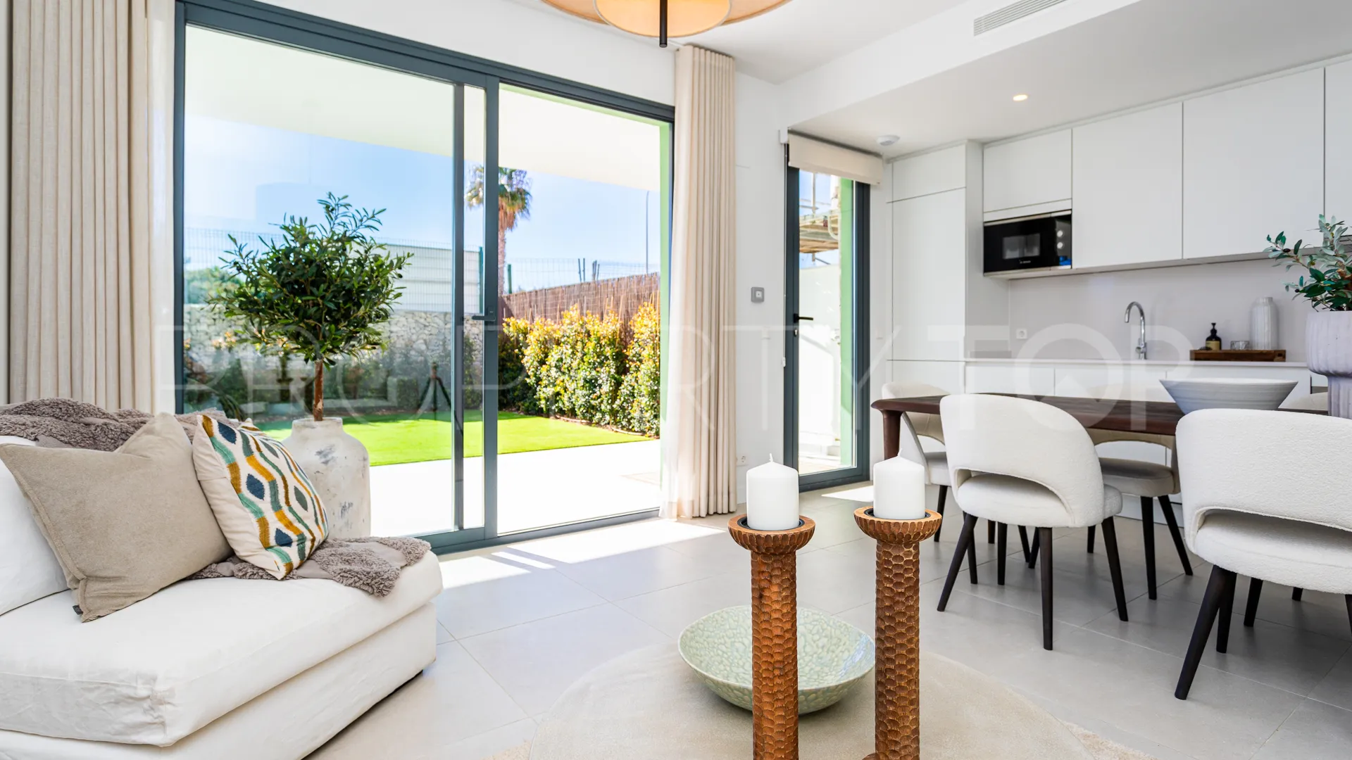 Ground floor apartment with 3 bedrooms for sale in Calanova Golf