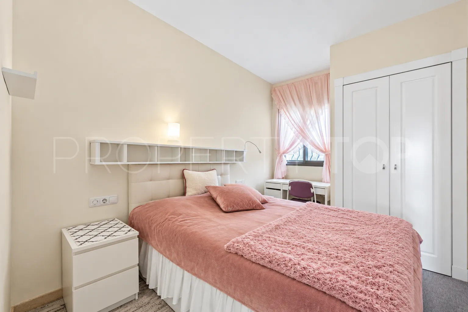 Apartamento planta baja en venta en Calahonda