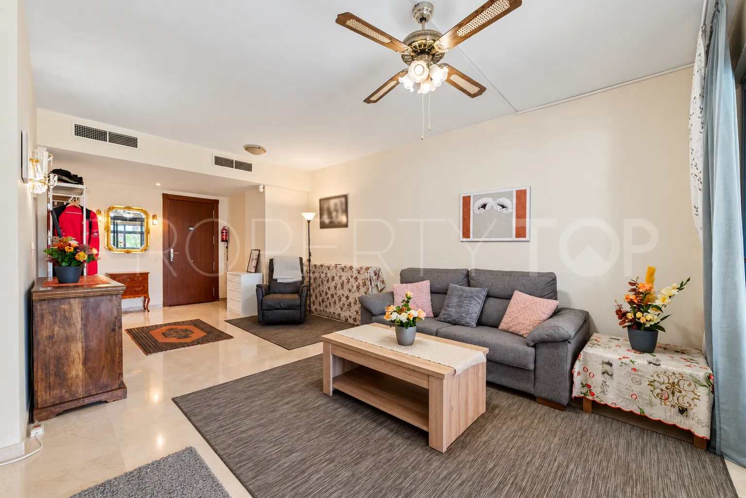 Apartamento planta baja en venta en Calahonda