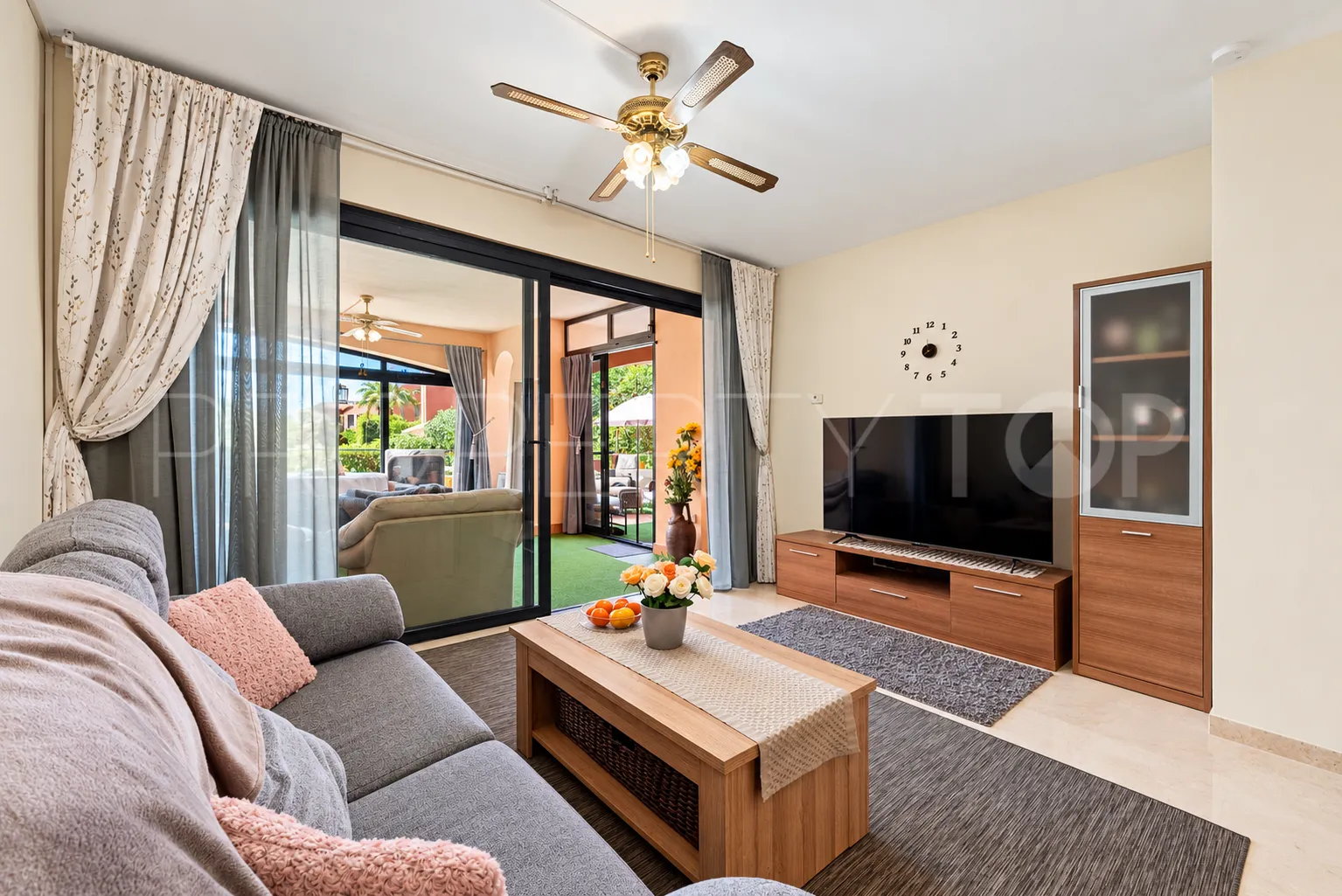 Apartamento planta baja en venta en Calahonda