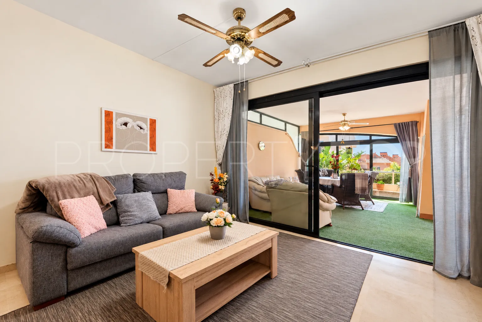 Apartamento planta baja en venta en Calahonda