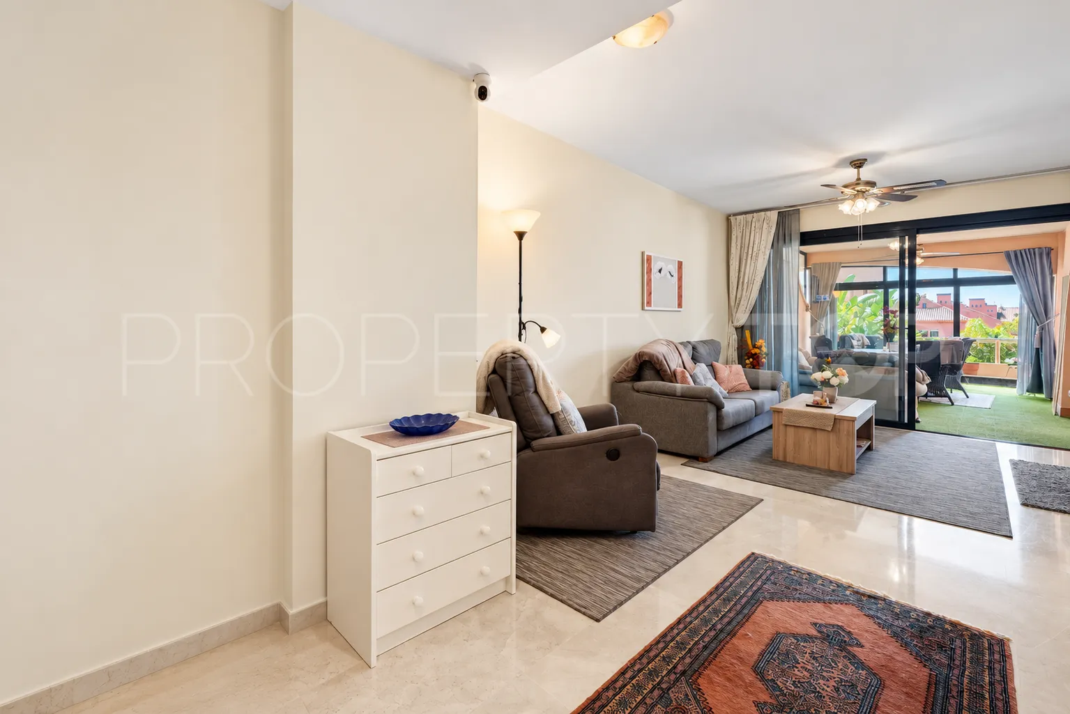 Apartamento planta baja en venta en Calahonda