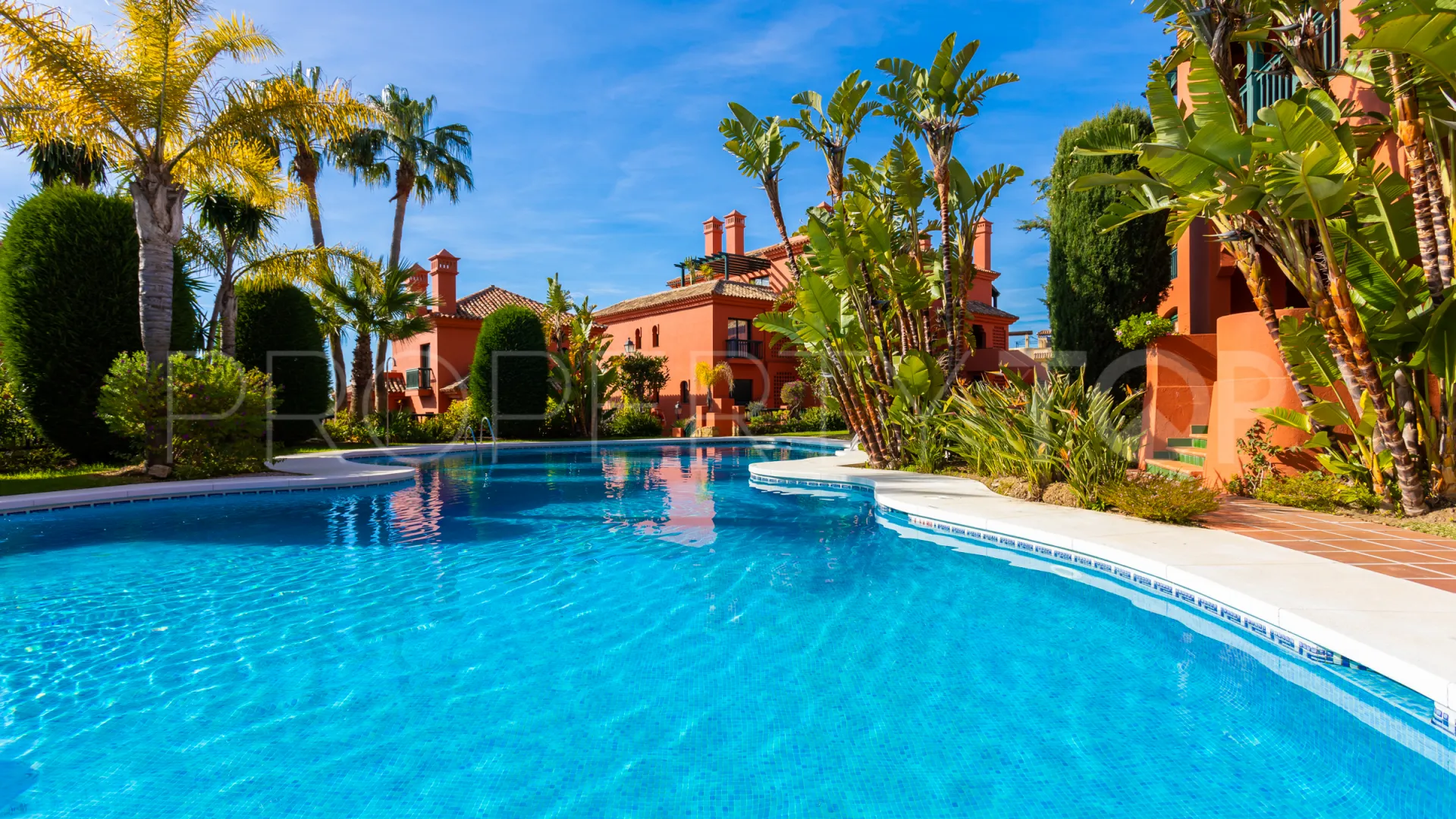 Apartamento en venta en Calahonda con 2 dormitorios