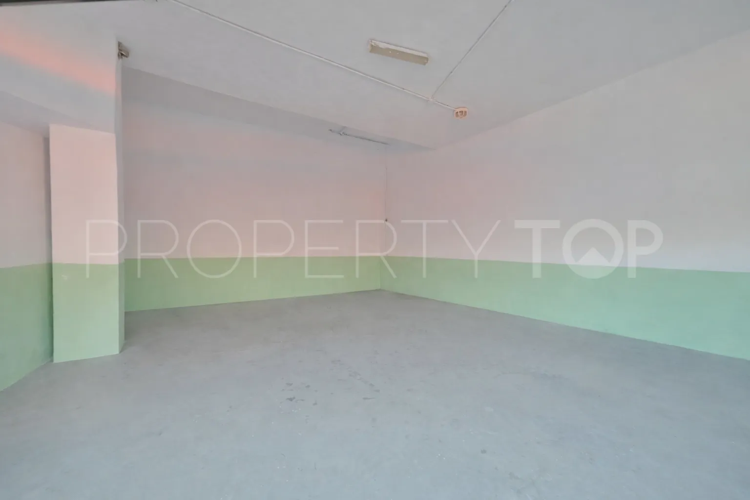 Apartamento en venta en Calahonda con 2 dormitorios