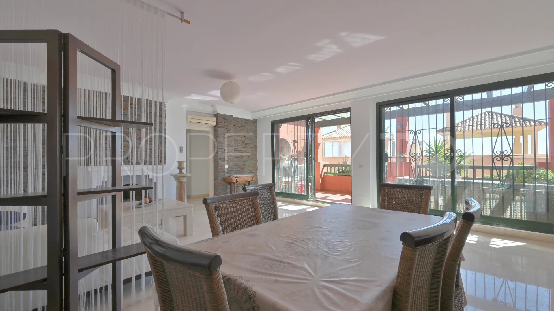 Apartamento en venta en Calahonda con 2 dormitorios