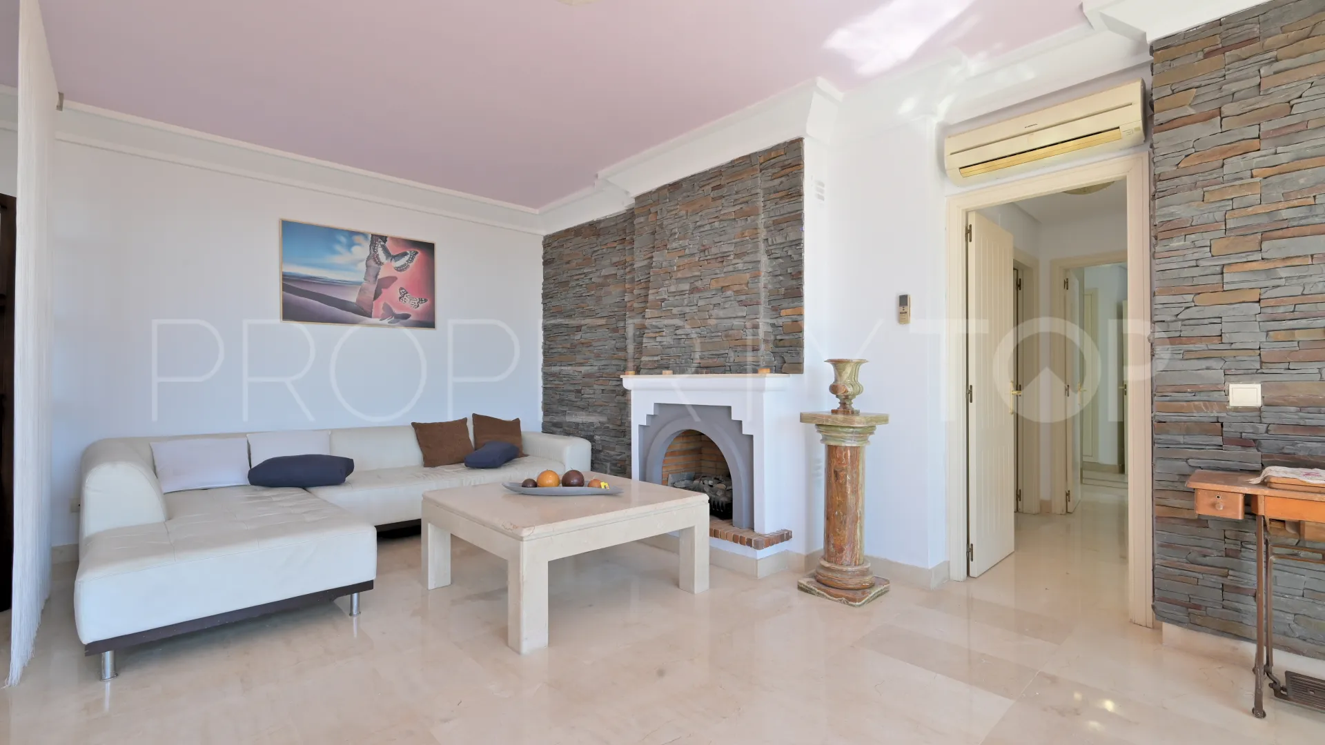 Apartamento en venta en Calahonda con 2 dormitorios