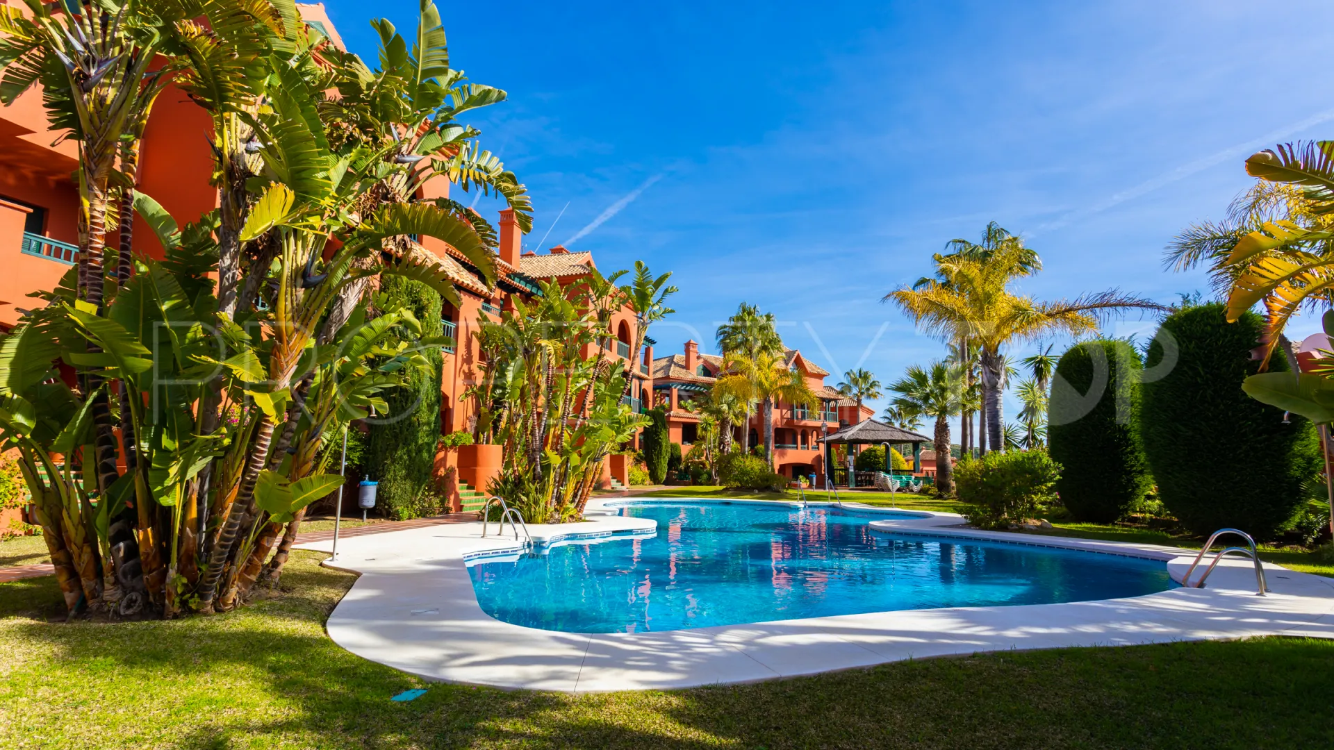 Apartamento en venta en Calahonda con 2 dormitorios