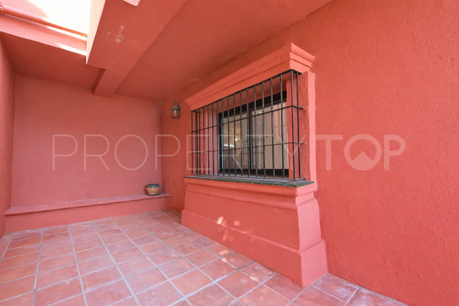 Apartamento en venta en Calahonda con 2 dormitorios