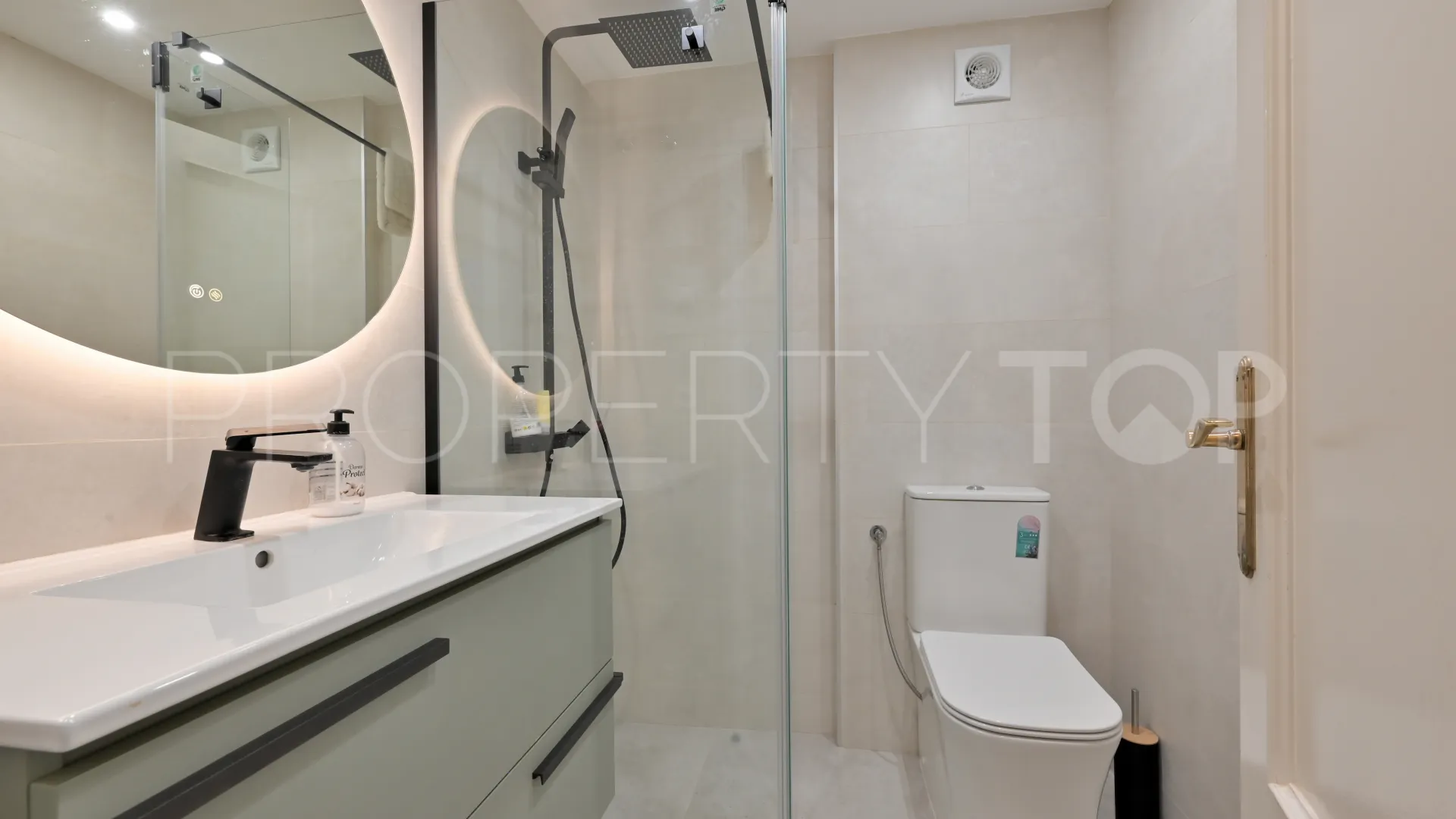 Apartamento en venta en Calahonda