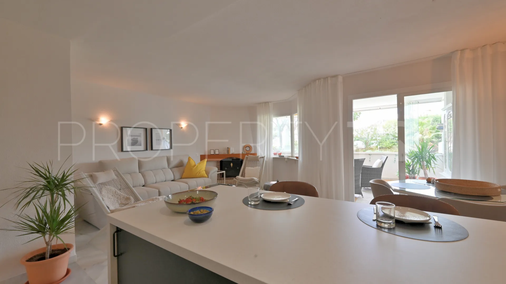 Apartamento en venta en Calahonda