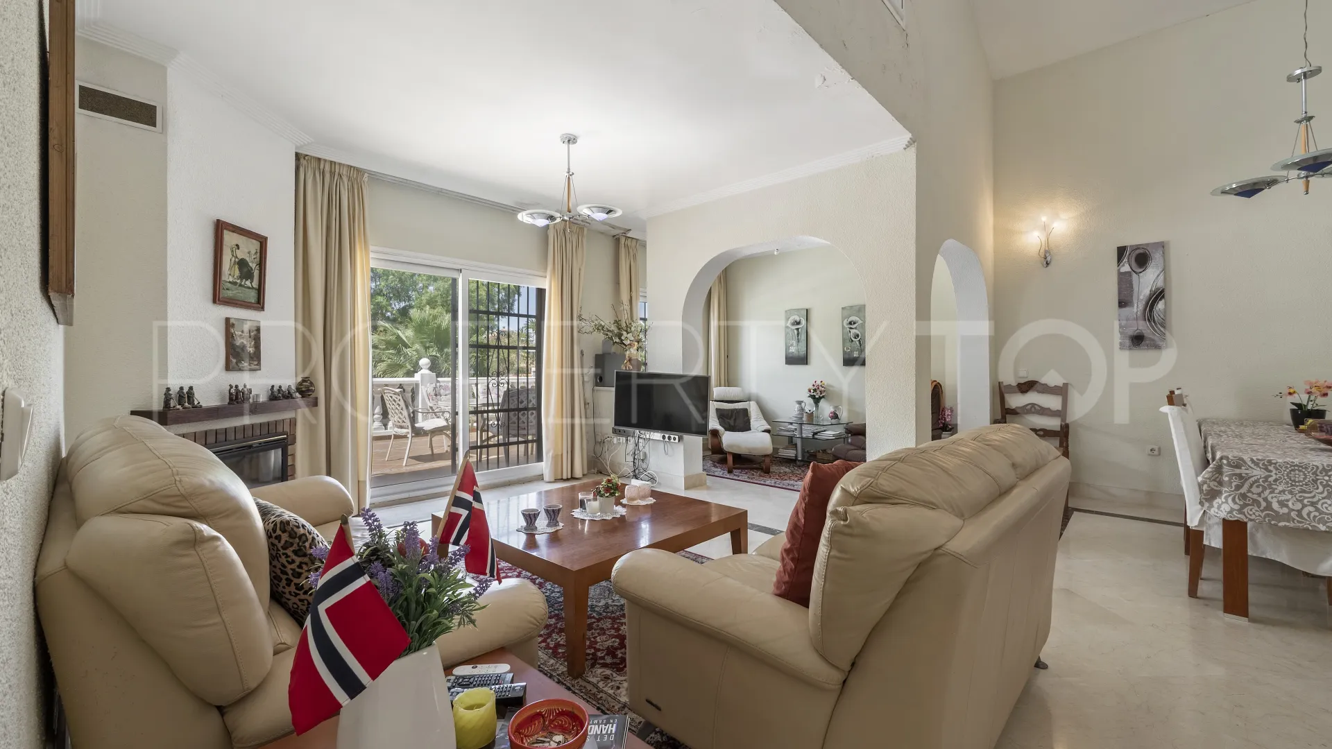 Buy Calahonda town house