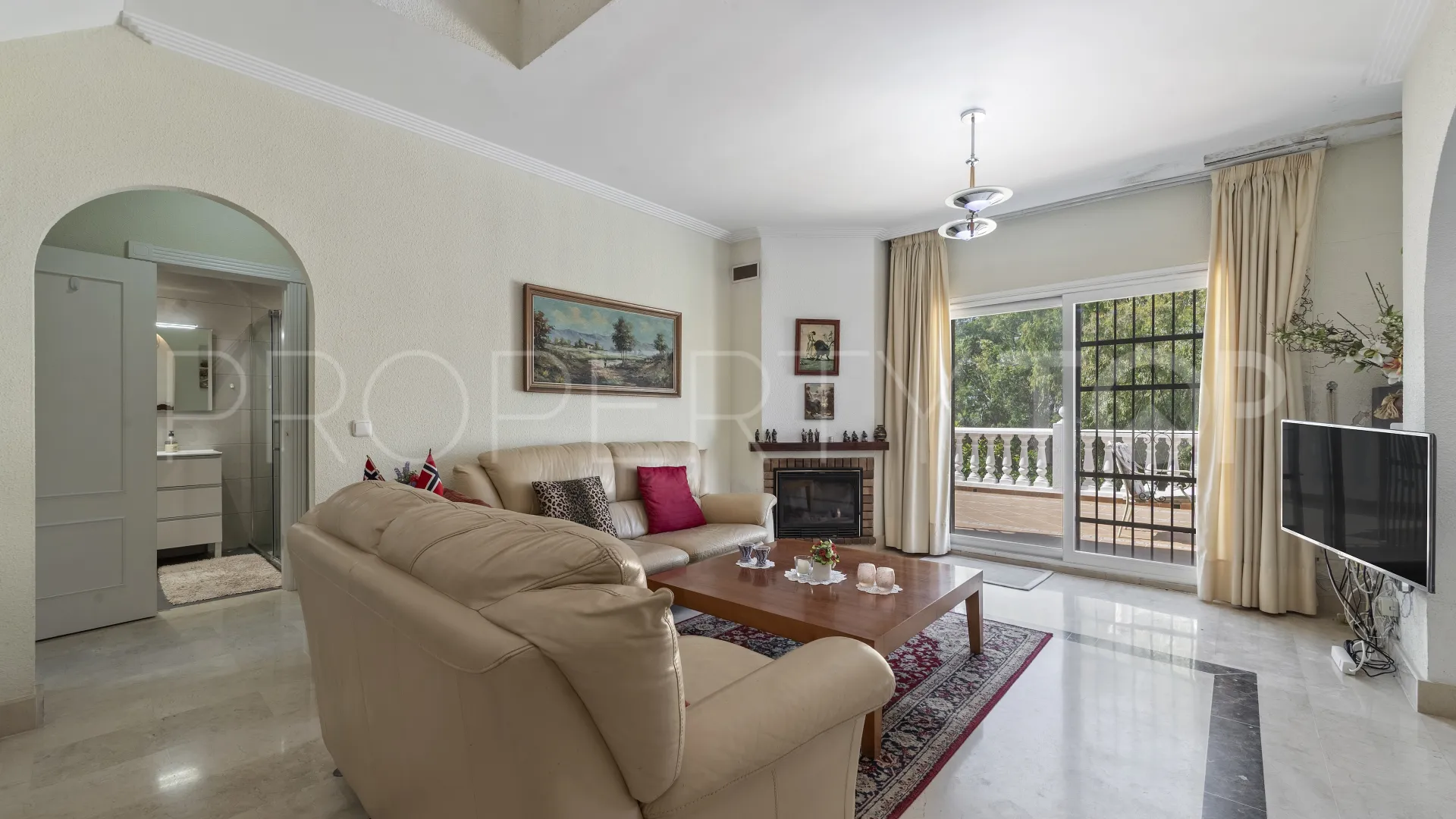 Buy Calahonda town house