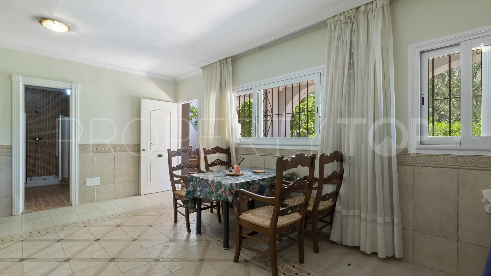 Buy Calahonda town house