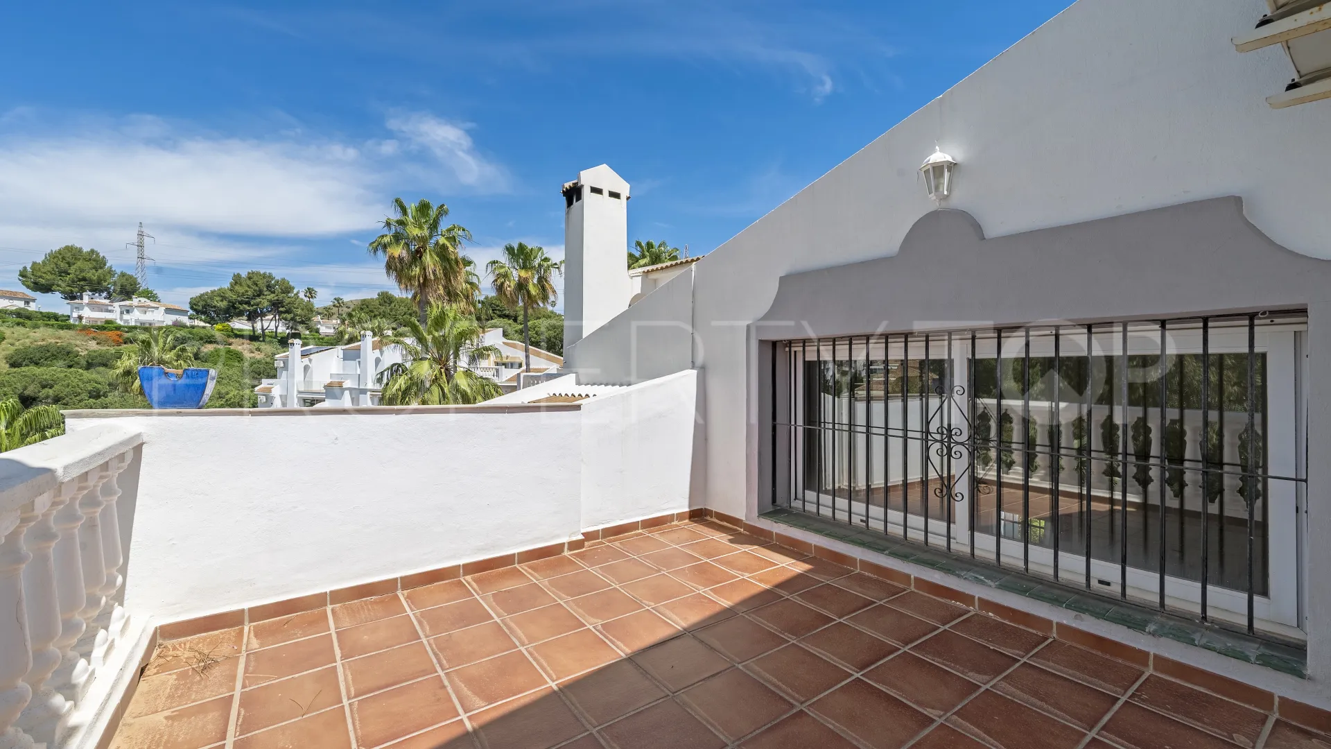 Buy Calahonda town house