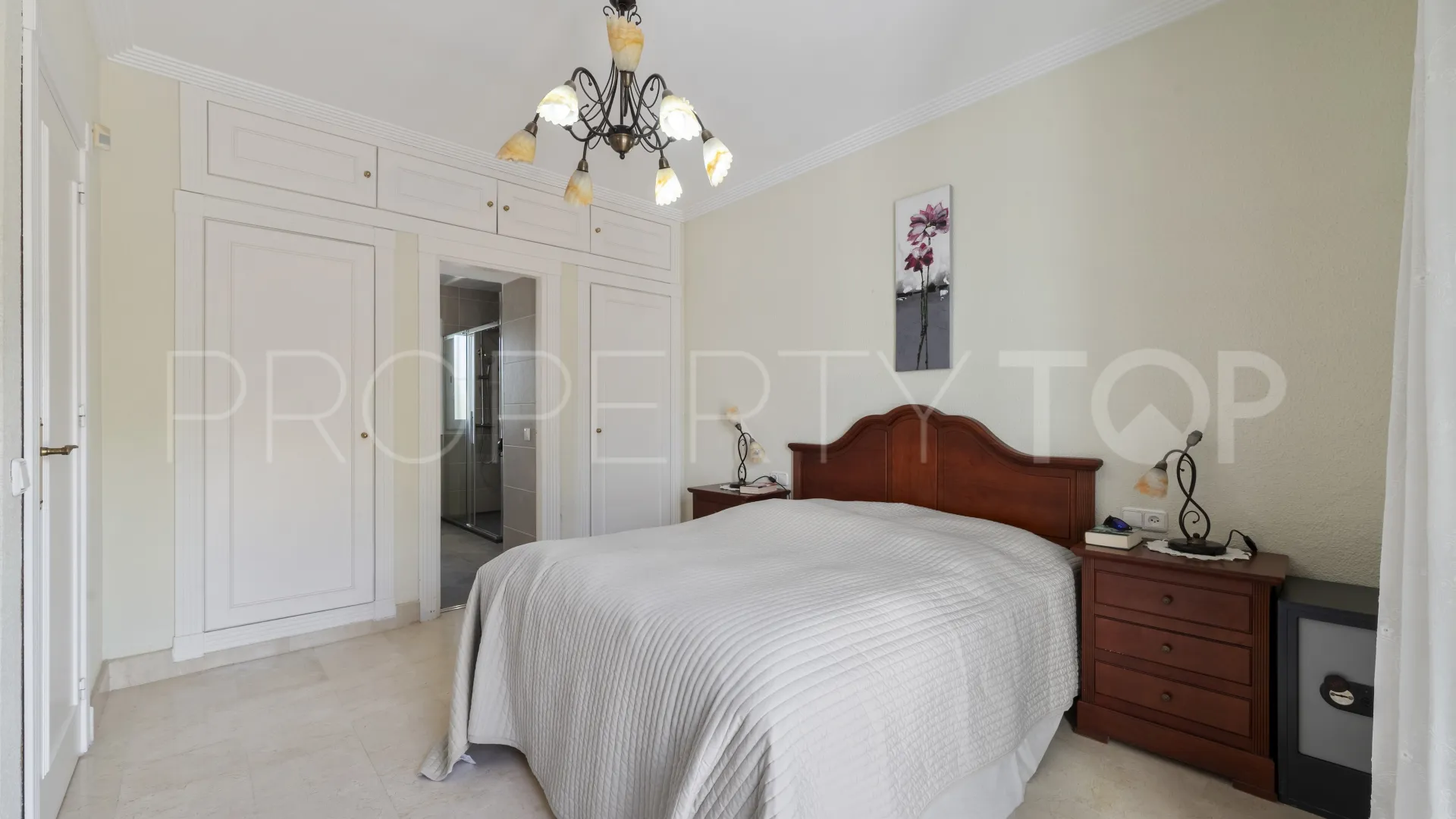 Buy Calahonda town house
