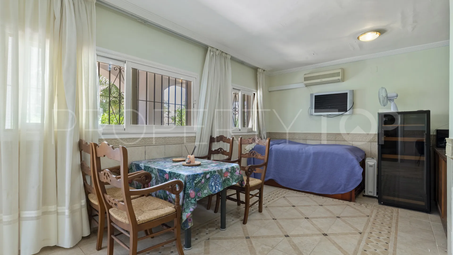 Buy Calahonda town house
