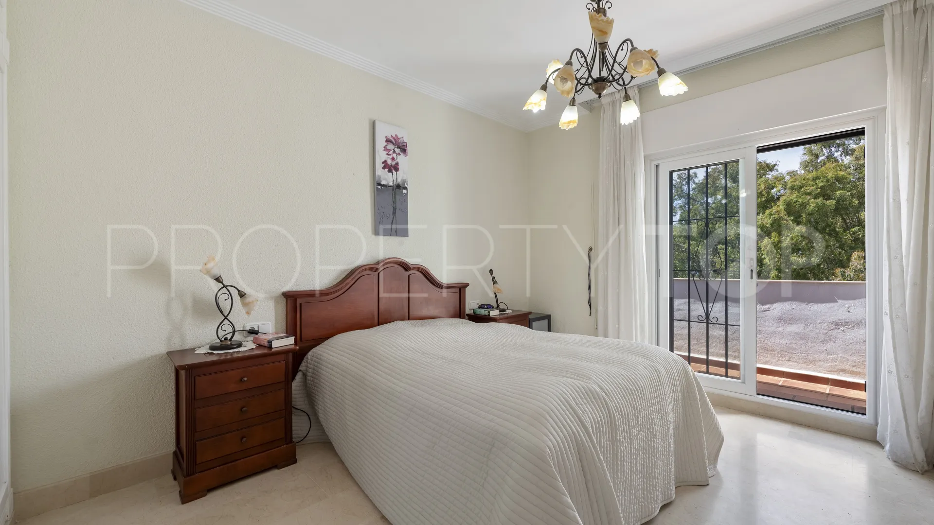 Buy Calahonda town house