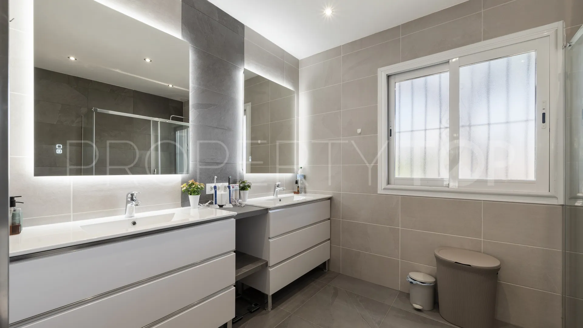 Buy Calahonda town house
