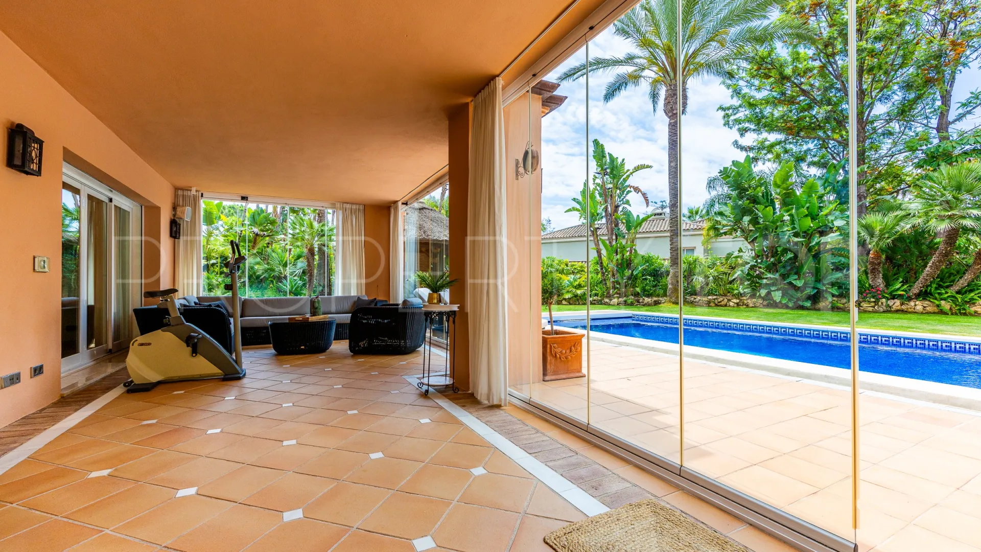 Comprar villa en El Rosario de 5 dormitorios