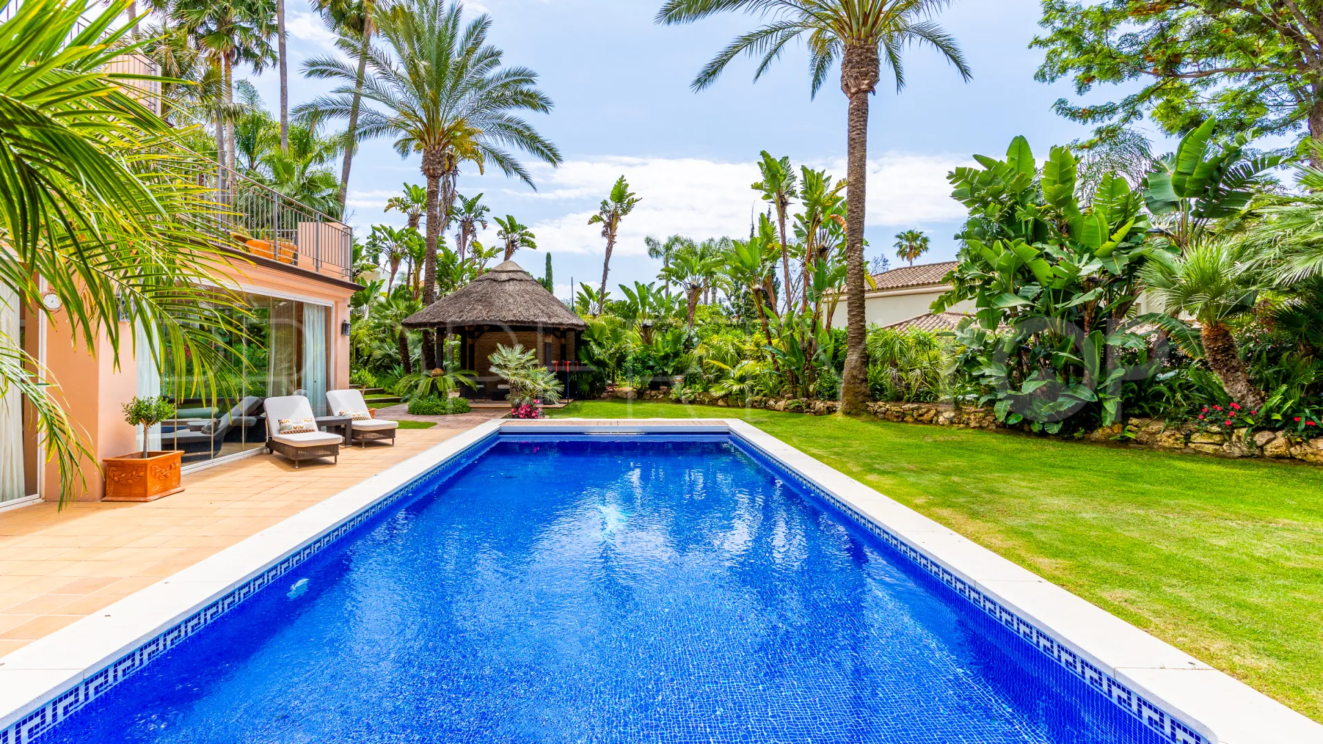 Comprar villa en El Rosario de 5 dormitorios