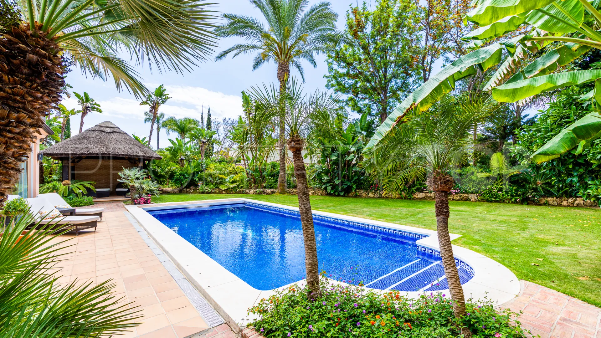 Comprar villa en El Rosario de 5 dormitorios