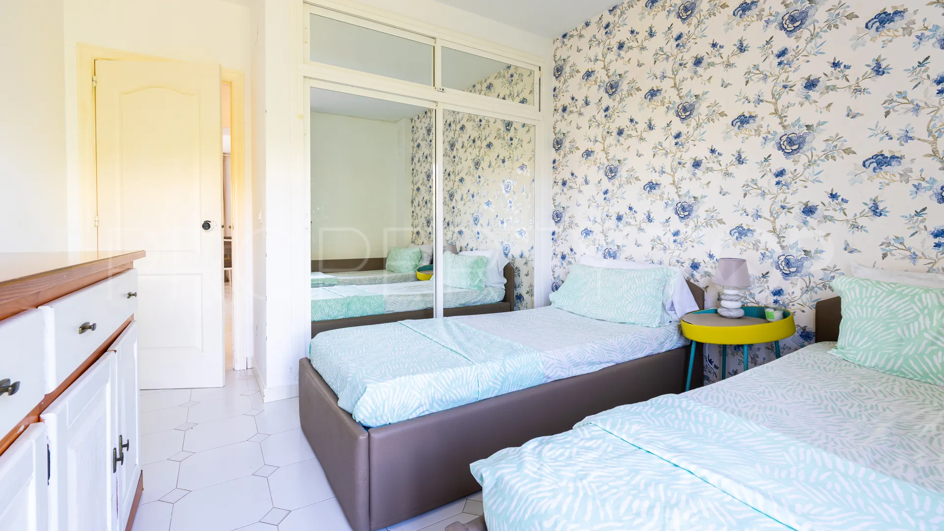 Apartamento planta baja en venta en Calahonda