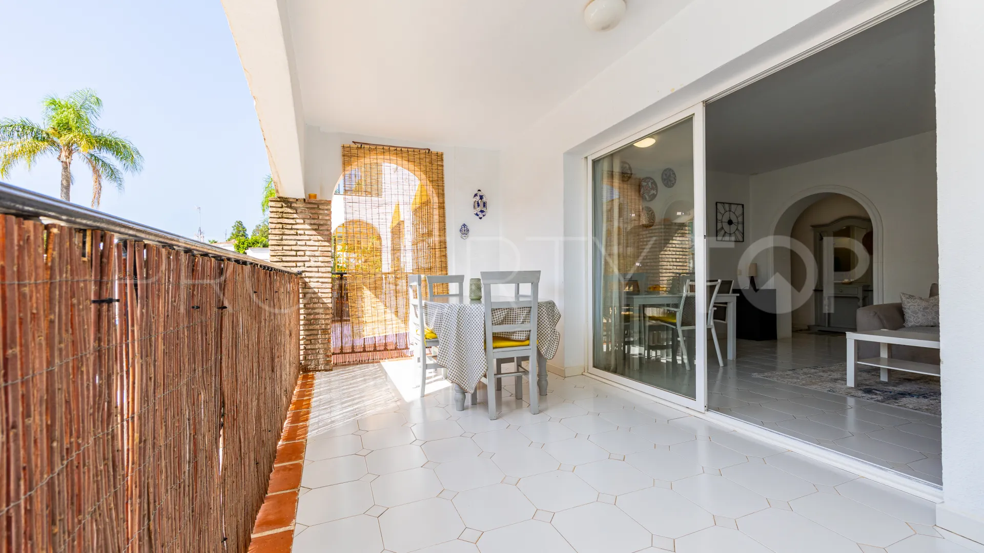 Apartamento planta baja en venta en Calahonda