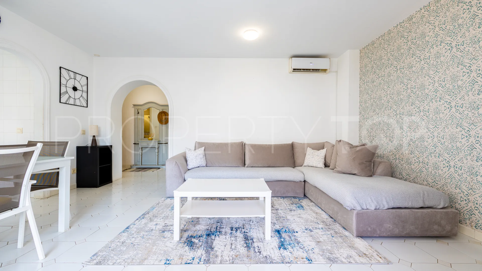 Apartamento planta baja en venta en Calahonda