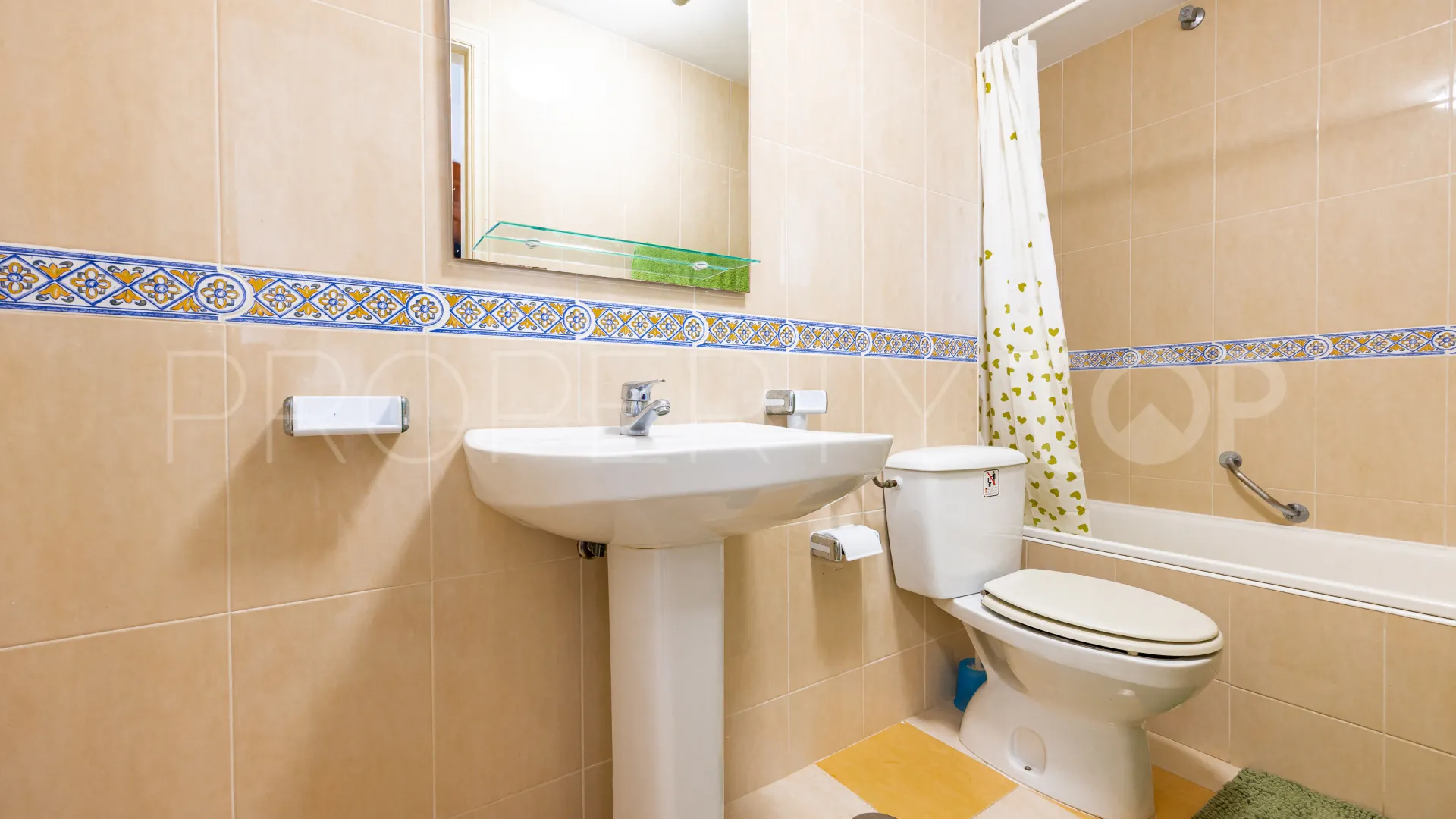 Apartamento planta baja en venta en Calahonda