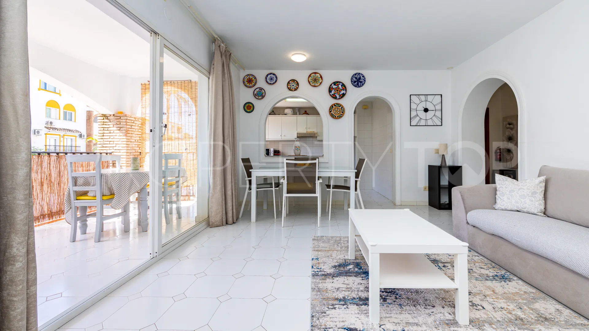 Apartamento planta baja en venta en Calahonda