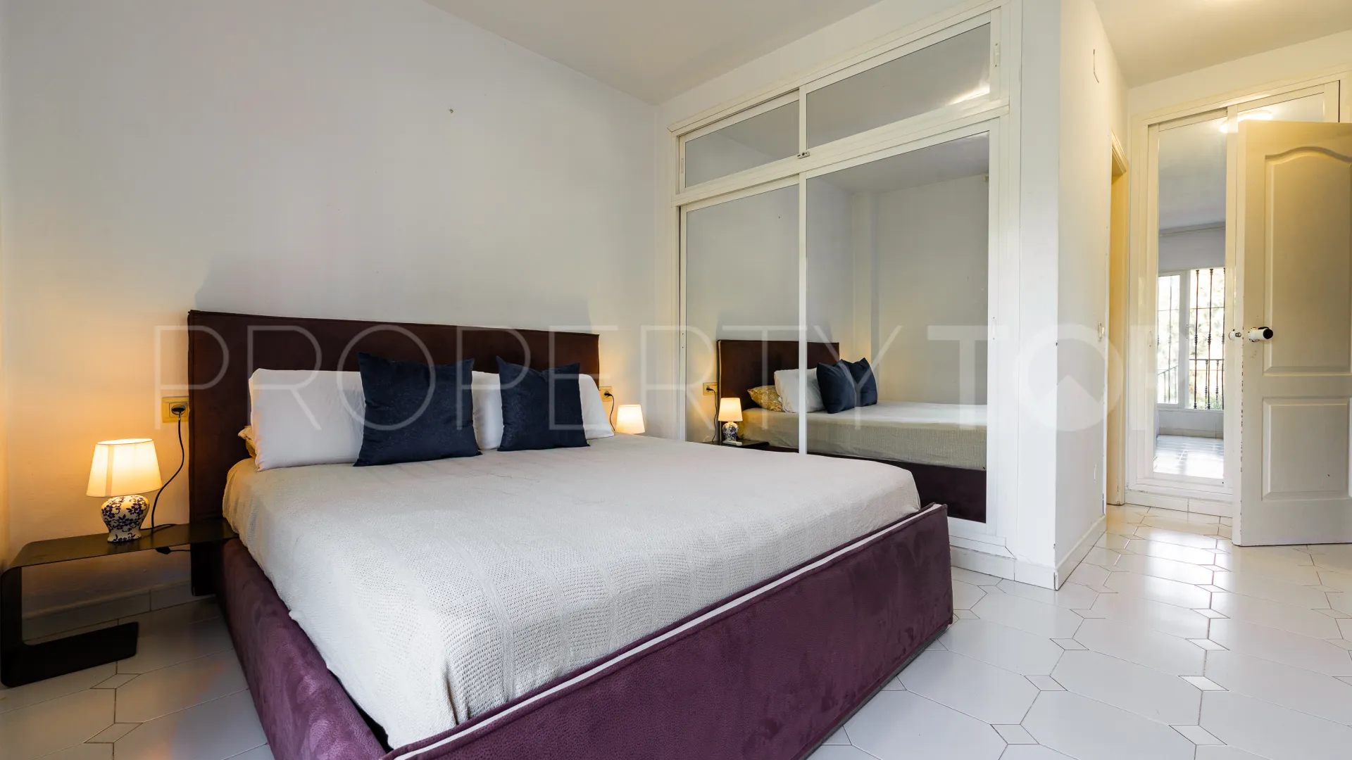 Apartamento planta baja en venta en Calahonda