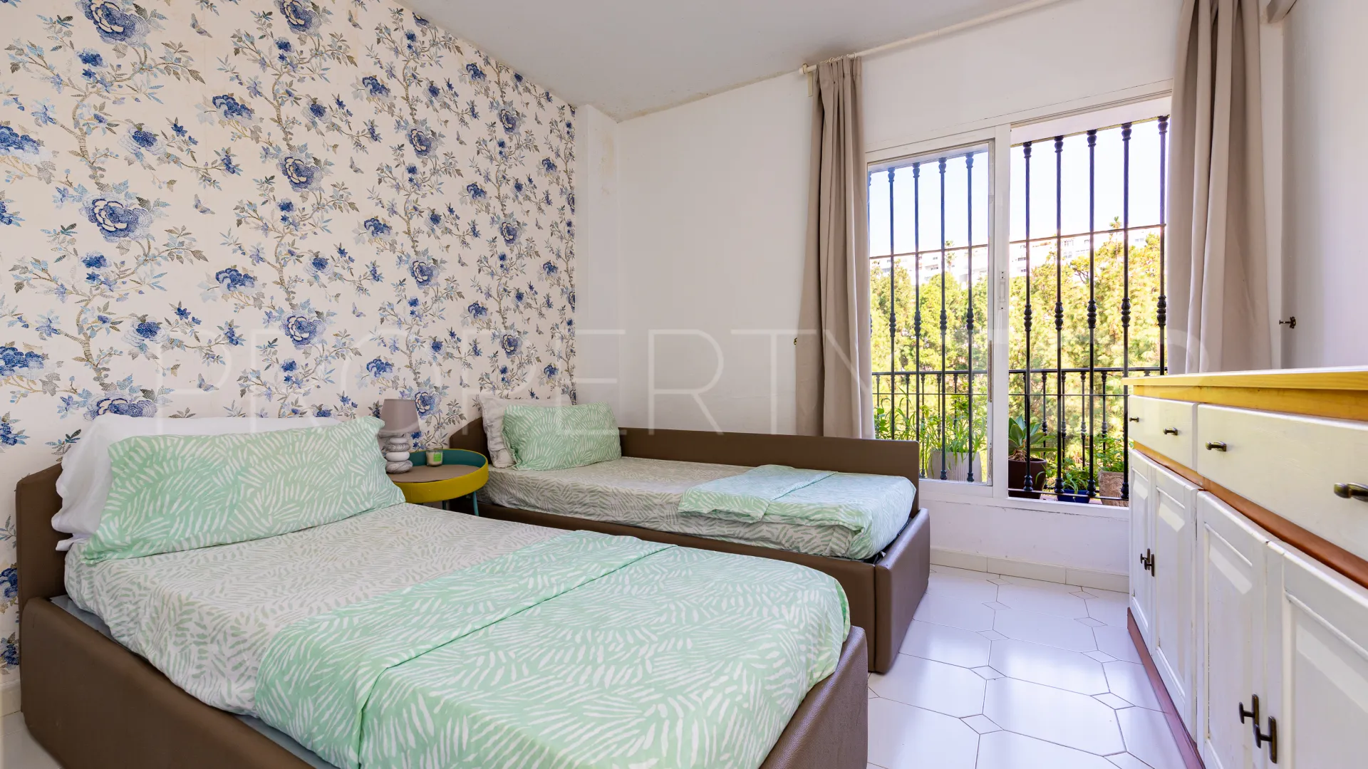Apartamento planta baja en venta en Calahonda