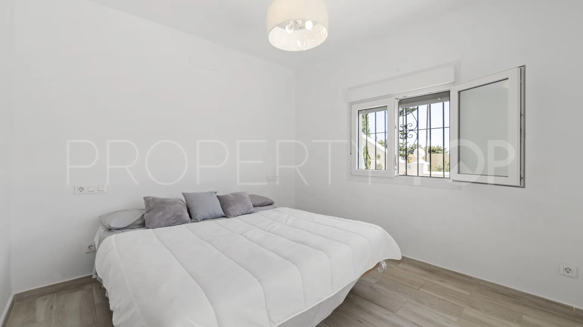 For sale villa in Mijas Costa