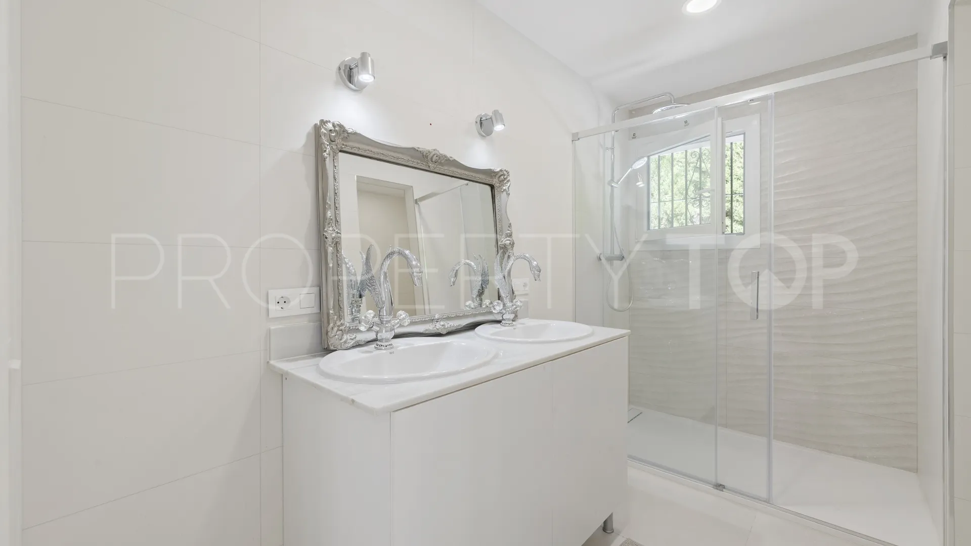 For sale villa in Mijas Costa