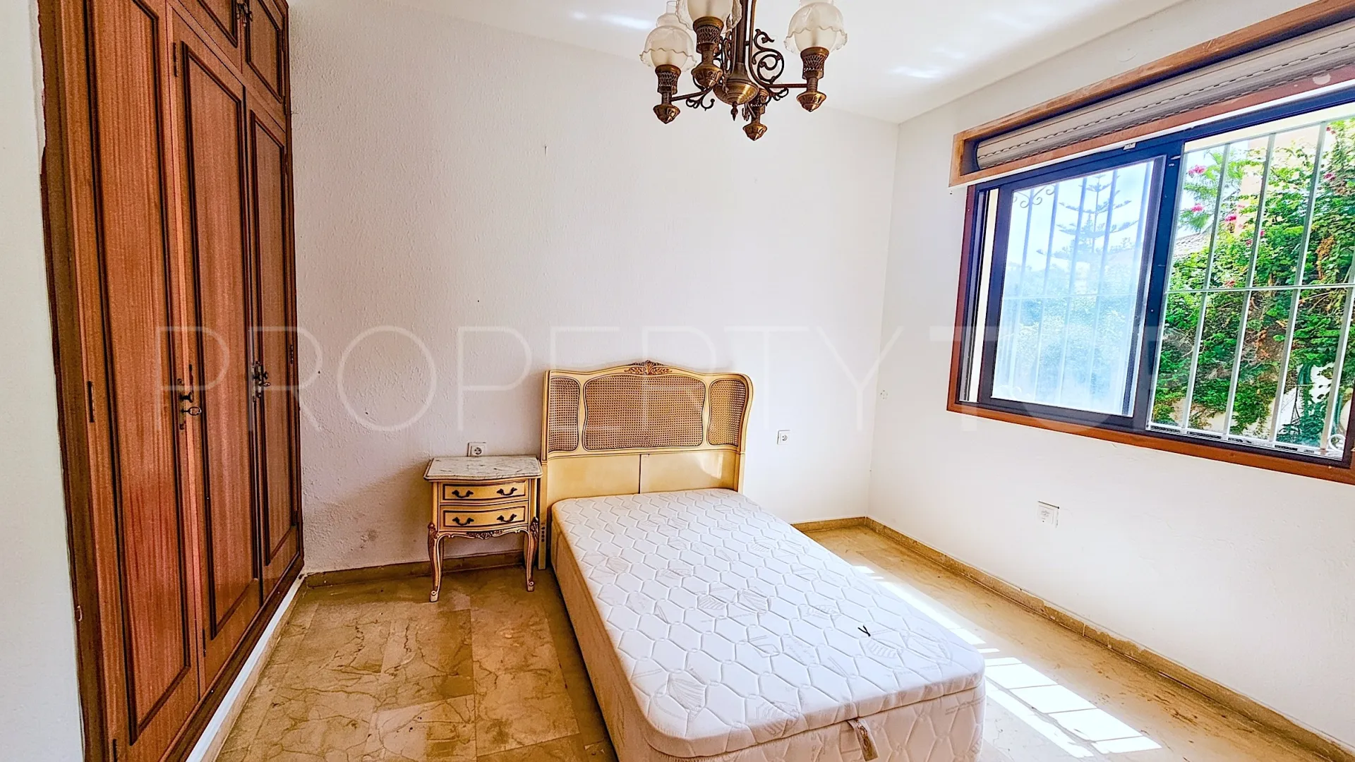 Se vende villa con 6 dormitorios en Benalmadena Costa