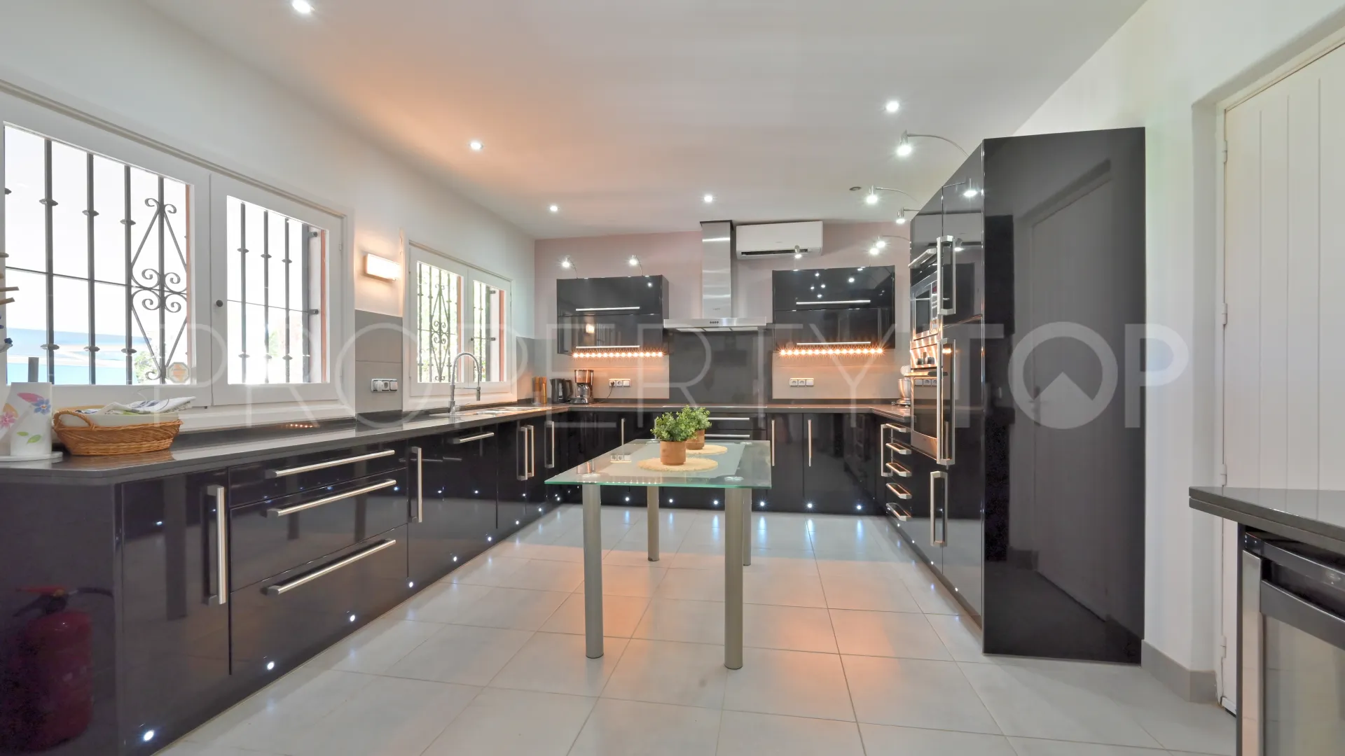 Villa con 7 dormitorios en venta en Campo Mijas