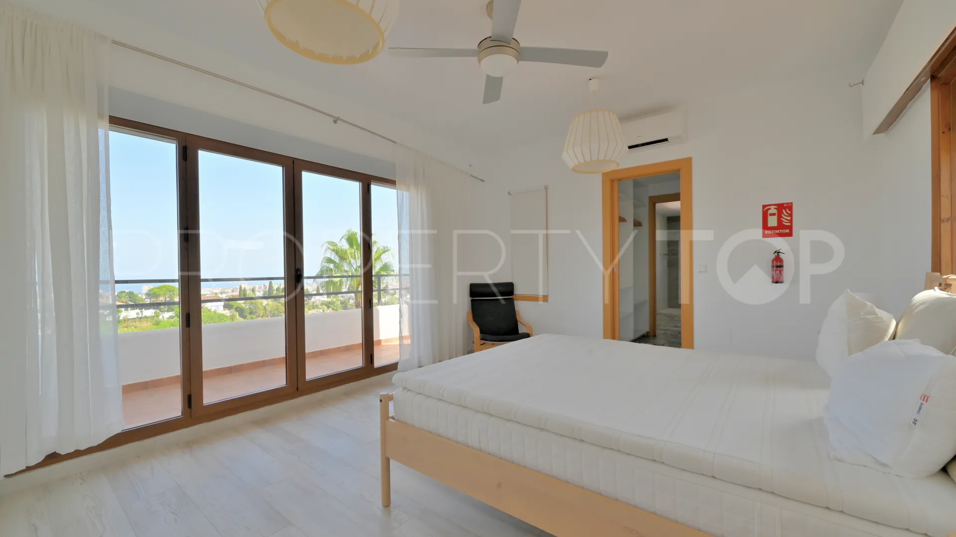 Villa con 7 dormitorios en venta en Campo Mijas