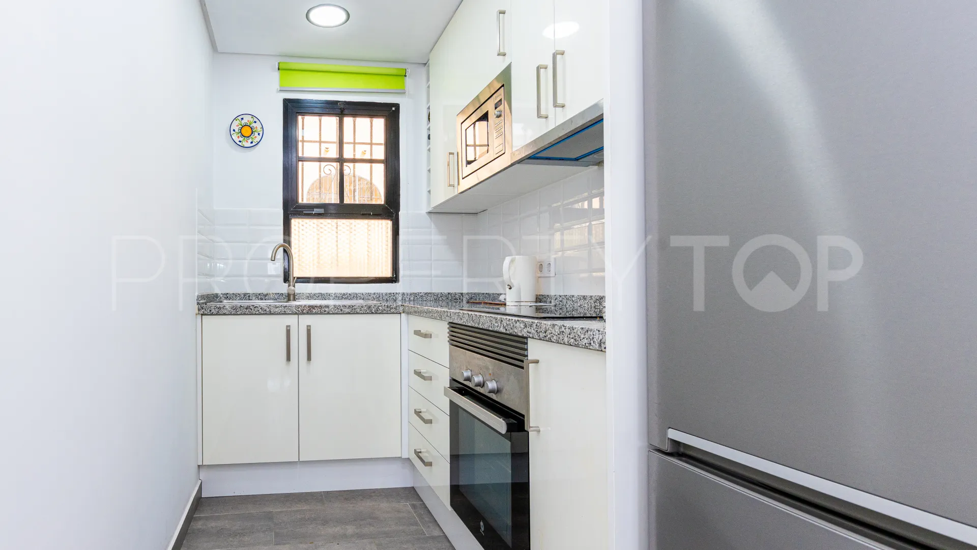 Calahonda, apartamento planta baja con 2 dormitorios en venta