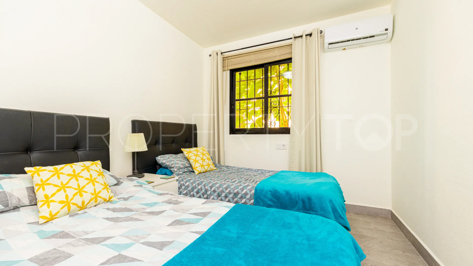 Calahonda, apartamento planta baja con 2 dormitorios en venta