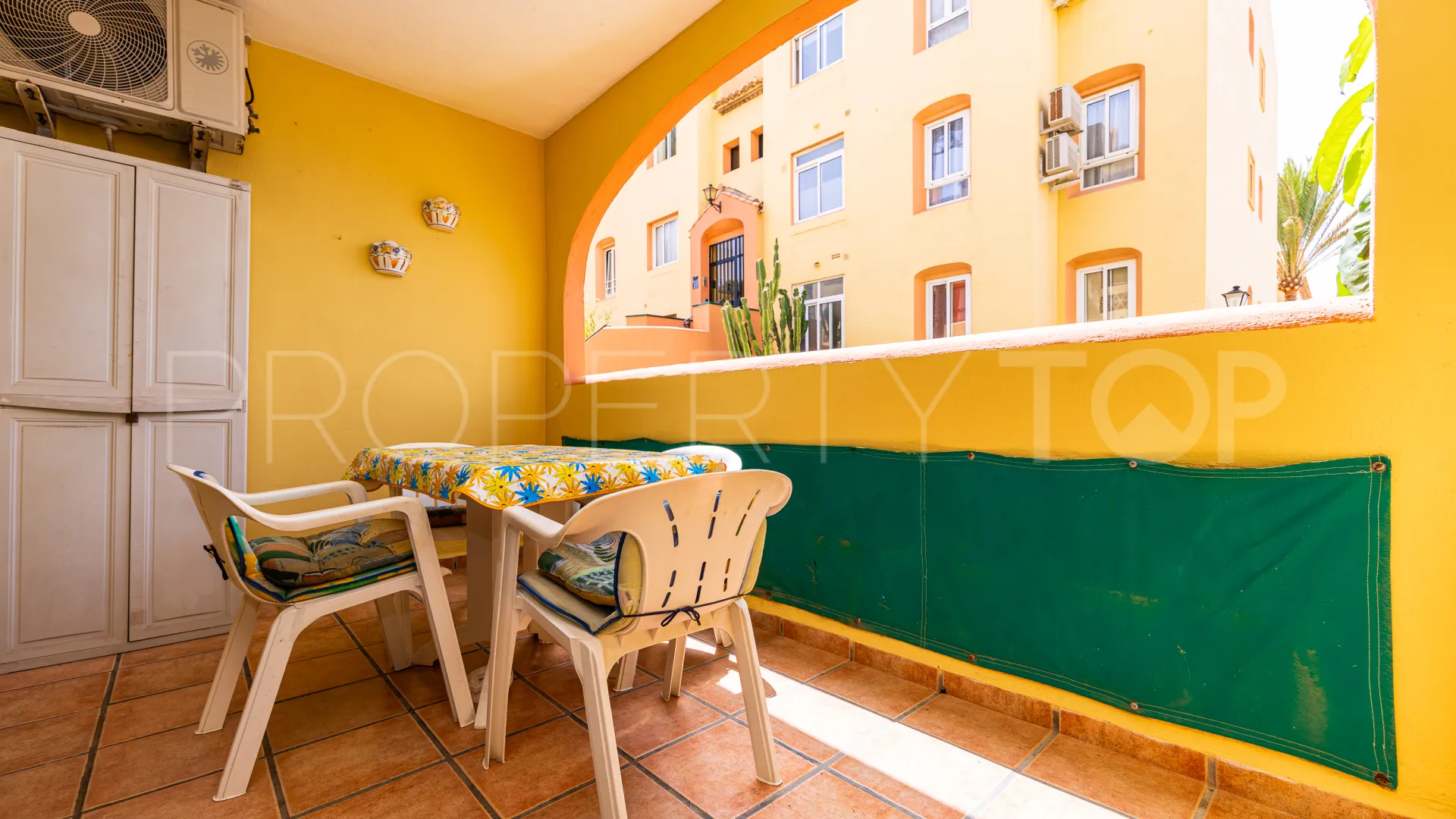 Calahonda, apartamento planta baja con 2 dormitorios en venta