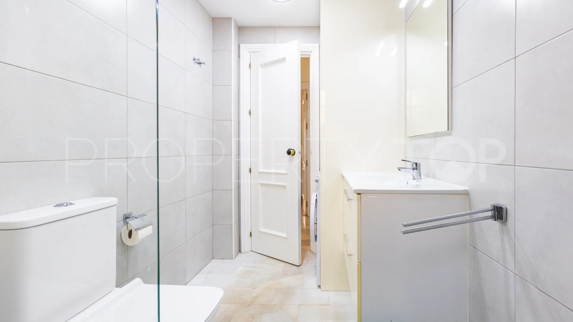 Calahonda, apartamento planta baja con 2 dormitorios en venta