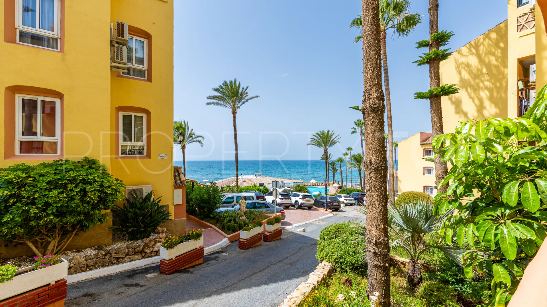 Calahonda, apartamento planta baja con 2 dormitorios en venta
