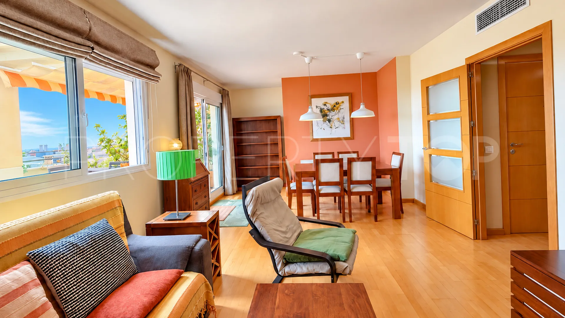 For sale 4 bedrooms penthouse in Torremolinos