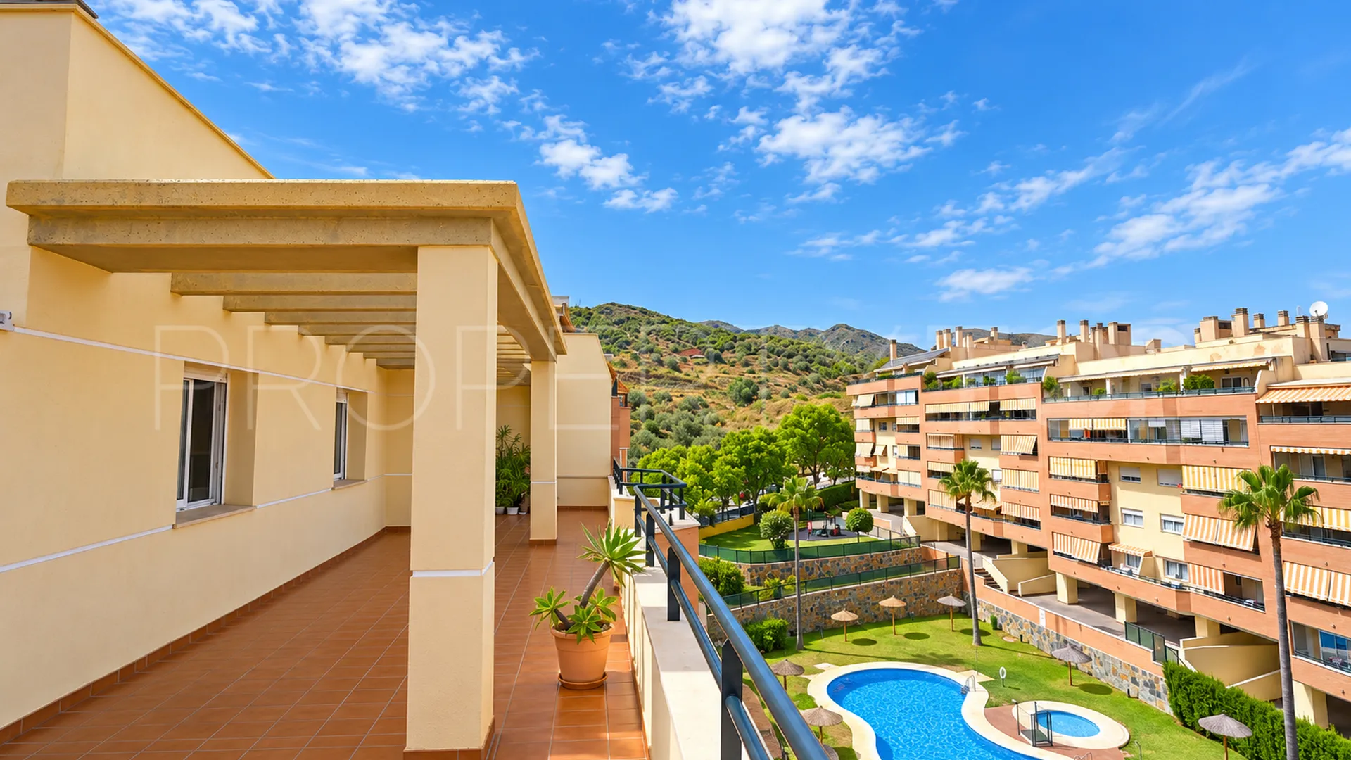 For sale 4 bedrooms penthouse in Torremolinos