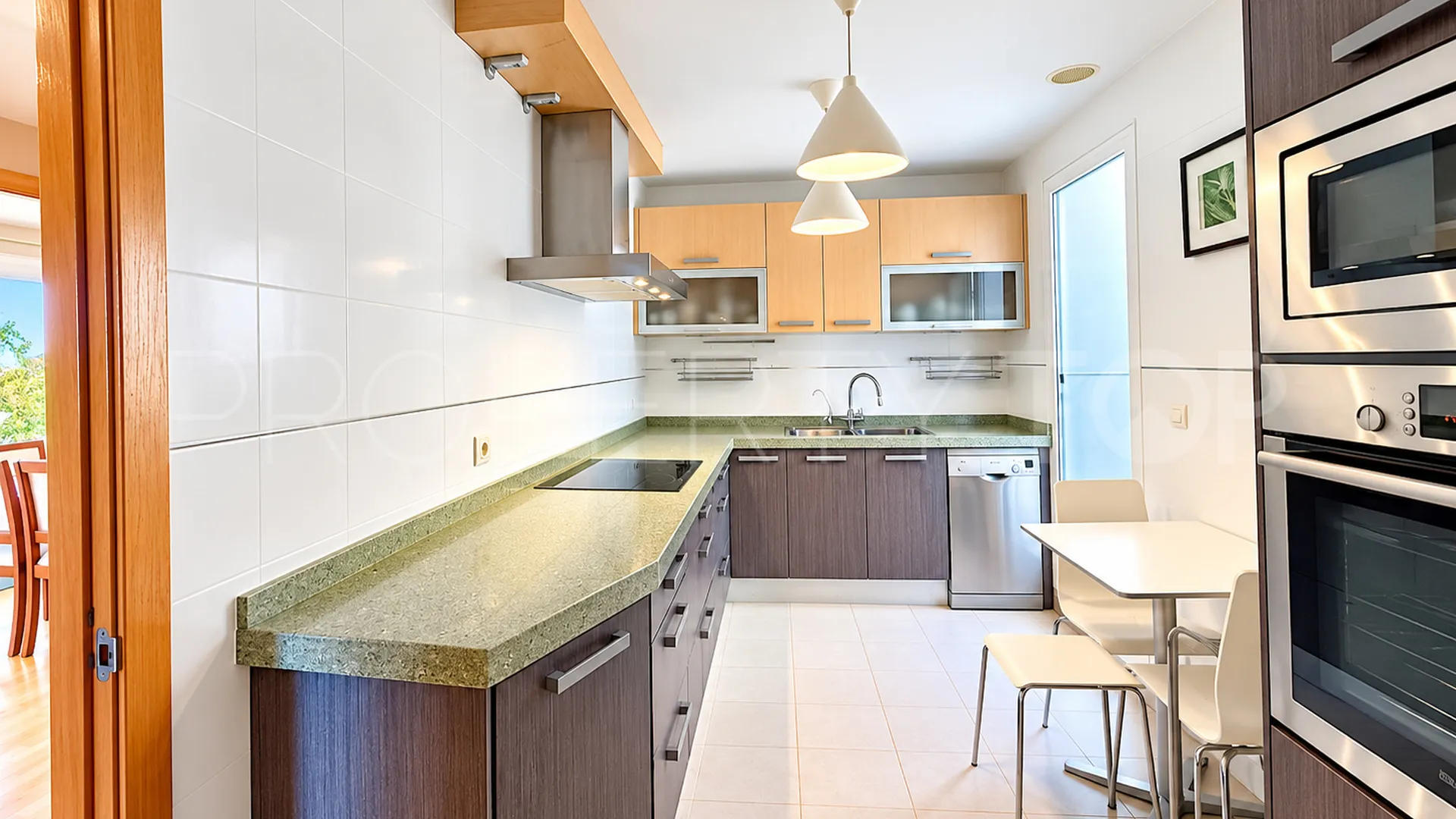 For sale 4 bedrooms penthouse in Torremolinos