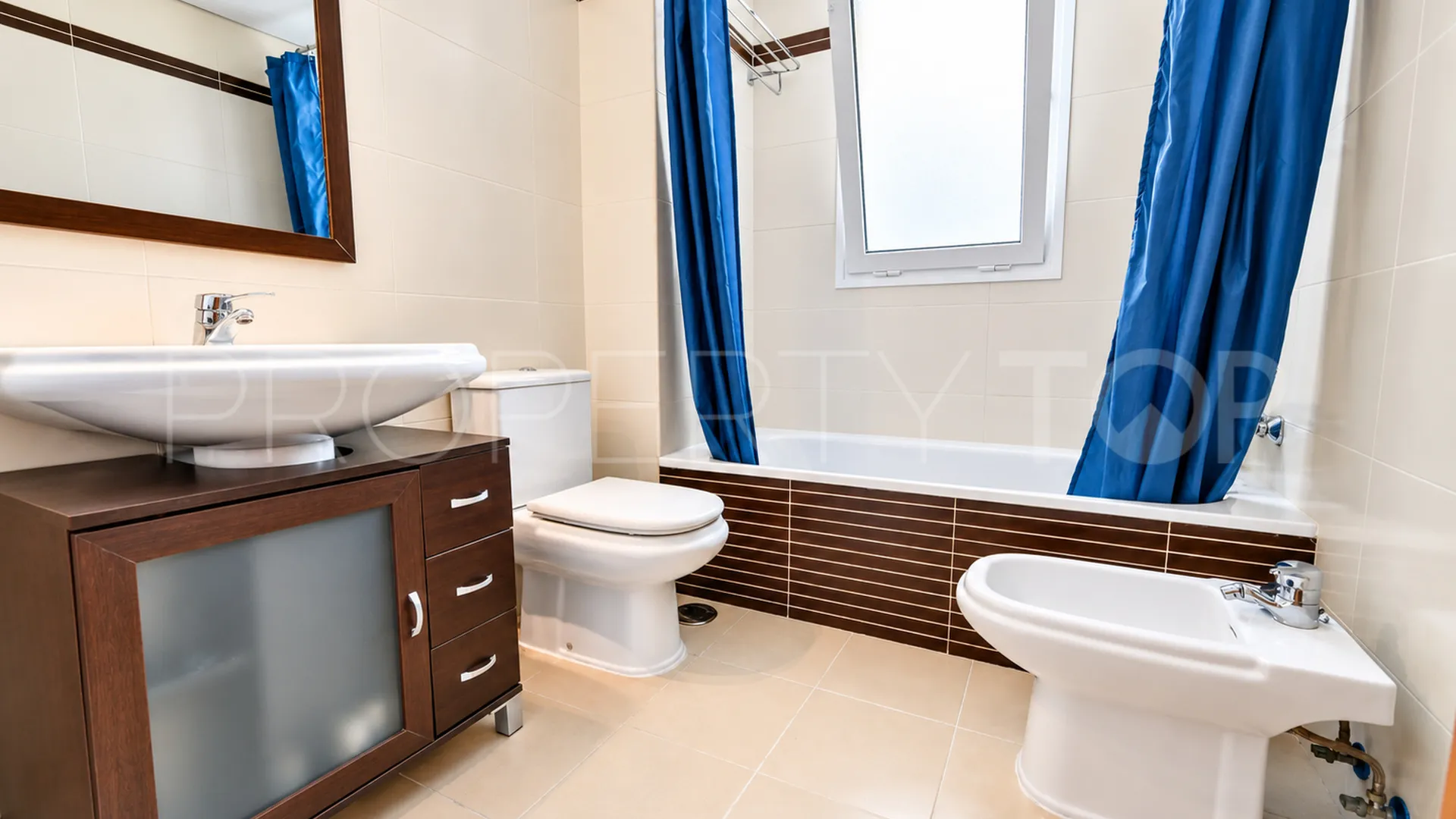 For sale 4 bedrooms penthouse in Torremolinos