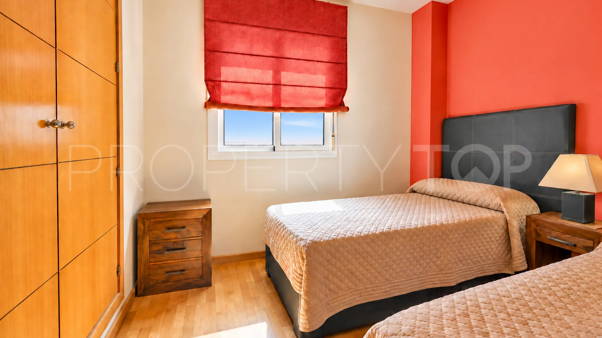 For sale 4 bedrooms penthouse in Torremolinos