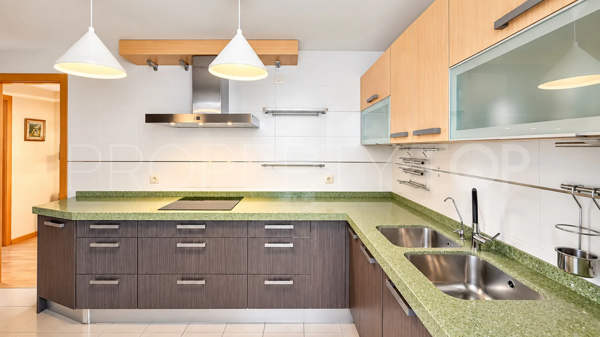 For sale 4 bedrooms penthouse in Torremolinos