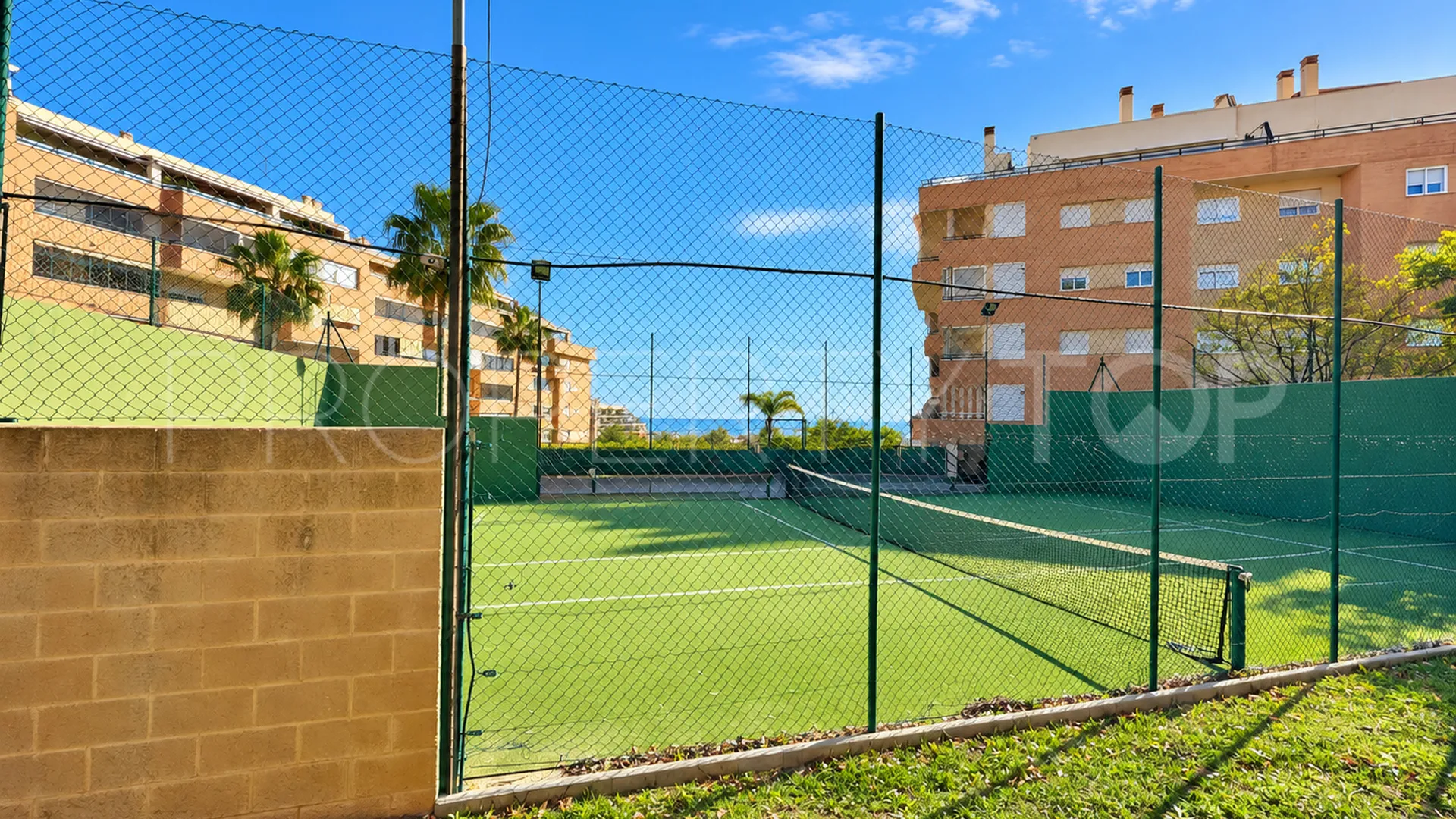 For sale 4 bedrooms penthouse in Torremolinos
